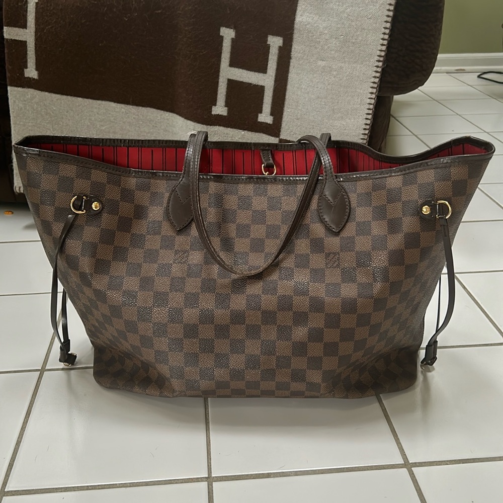 Authentic large Louis Vuitton Neverfull bag